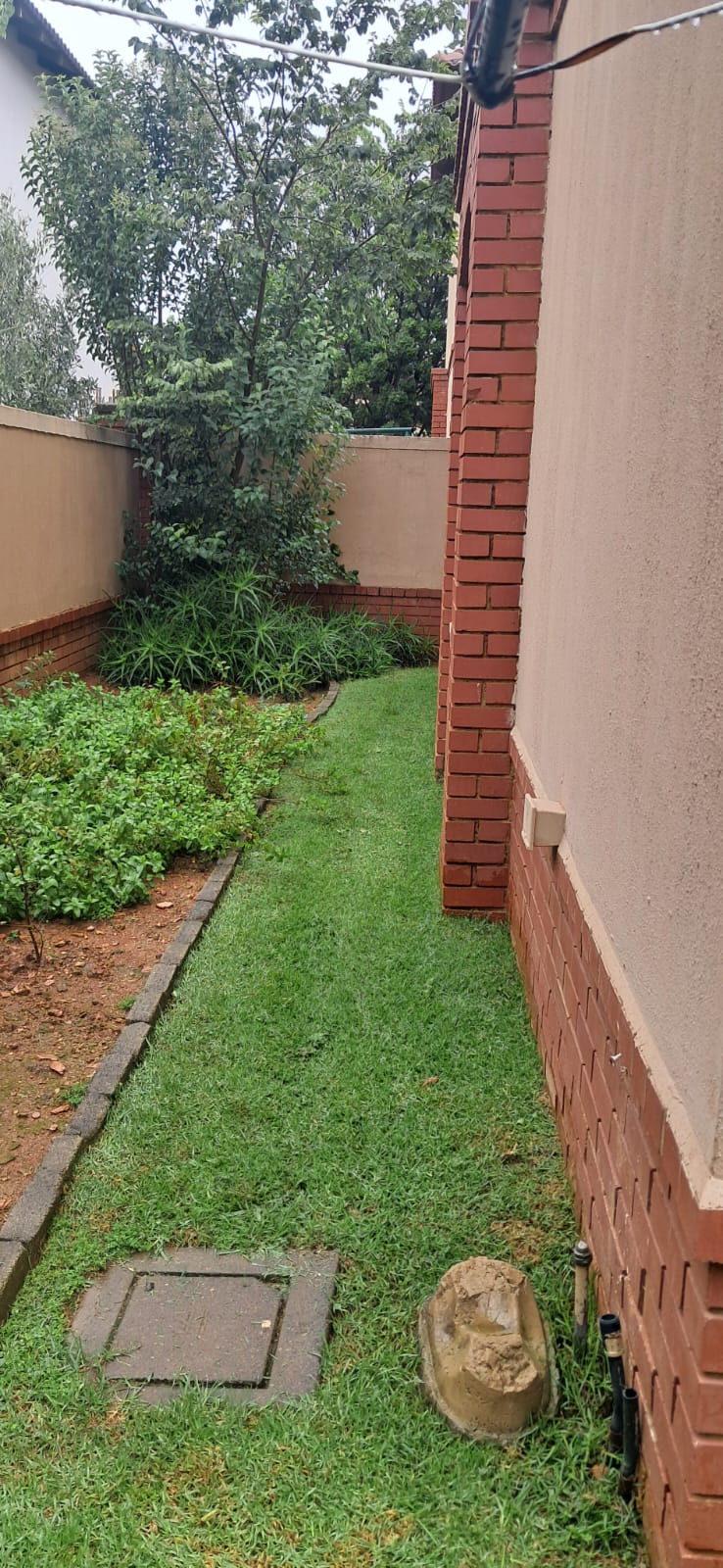 3 Bedroom Property for Sale in Bronberg Close Gauteng