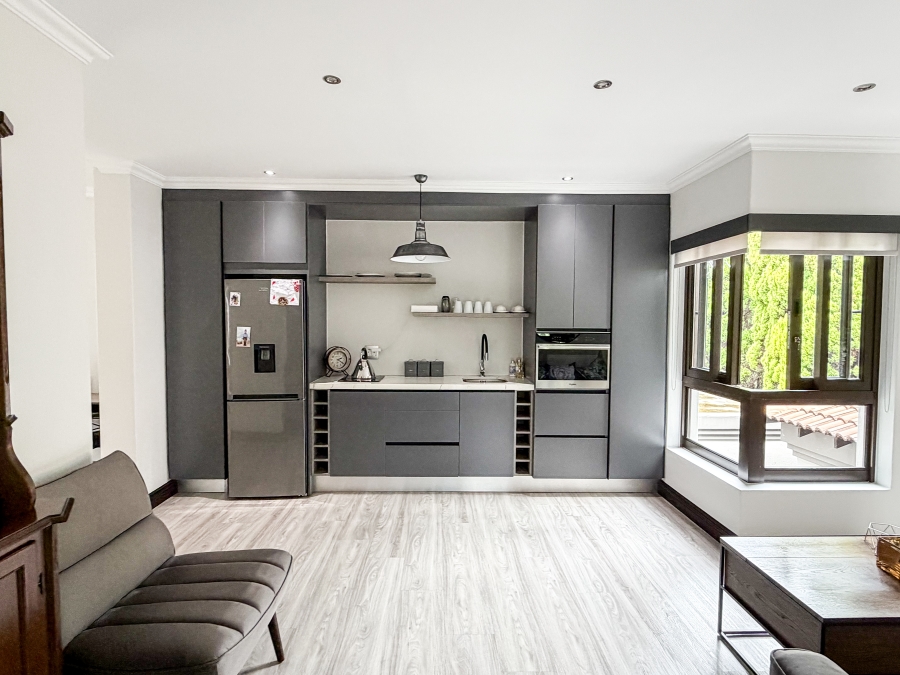 To Let 5 Bedroom Property for Rent in Silver Lakes Golf Estate Gauteng