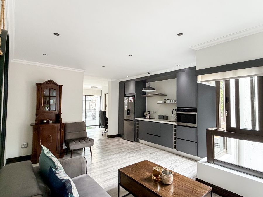 To Let 5 Bedroom Property for Rent in Silver Lakes Golf Estate Gauteng