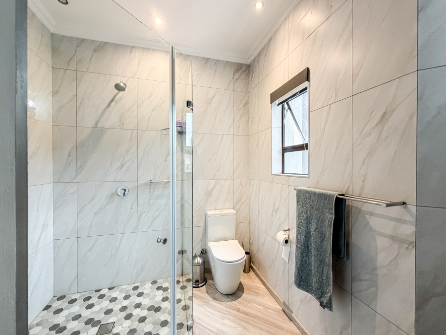 To Let 5 Bedroom Property for Rent in Silver Lakes Golf Estate Gauteng