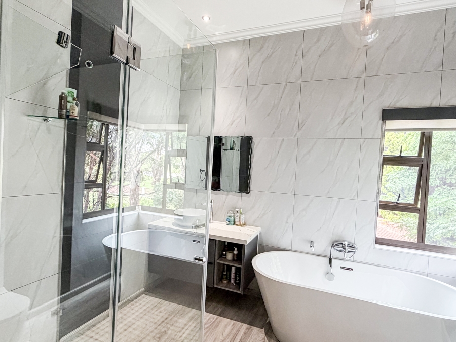 To Let 5 Bedroom Property for Rent in Silver Lakes Golf Estate Gauteng