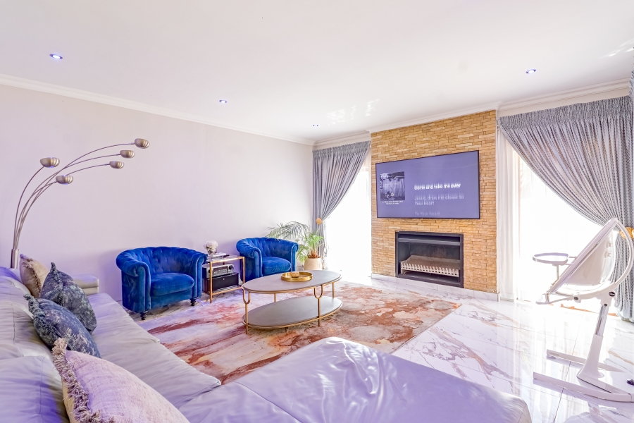 4 Bedroom Property for Sale in Silver Lakes Golf Estate Gauteng