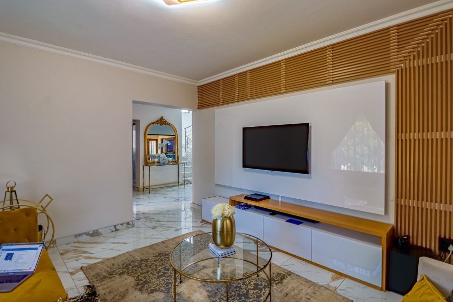 4 Bedroom Property for Sale in Silver Lakes Golf Estate Gauteng