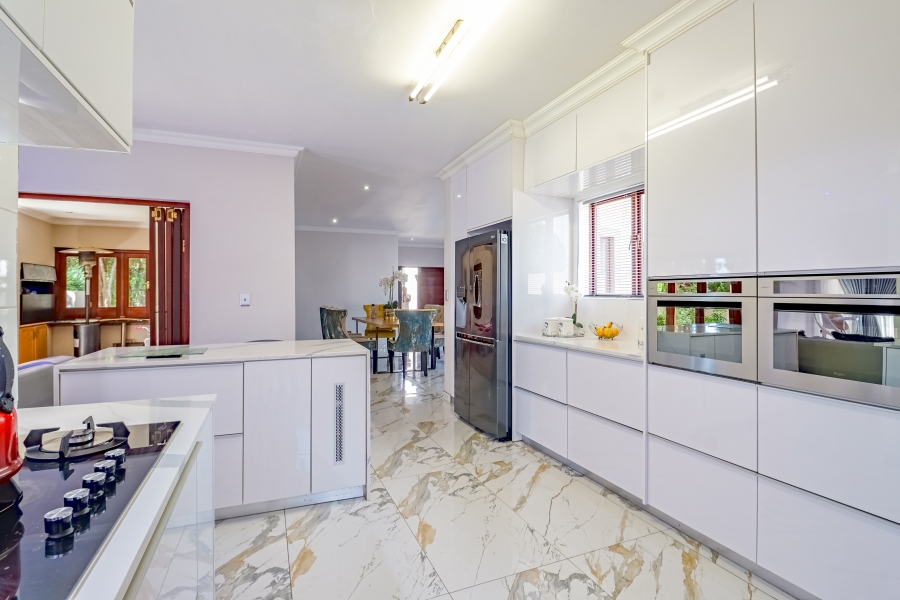 4 Bedroom Property for Sale in Silver Lakes Golf Estate Gauteng