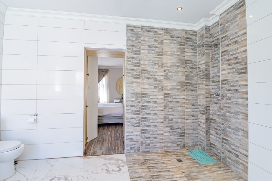 4 Bedroom Property for Sale in Silver Lakes Golf Estate Gauteng