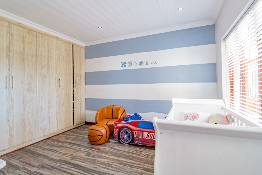 4 Bedroom Property for Sale in Silver Lakes Golf Estate Gauteng