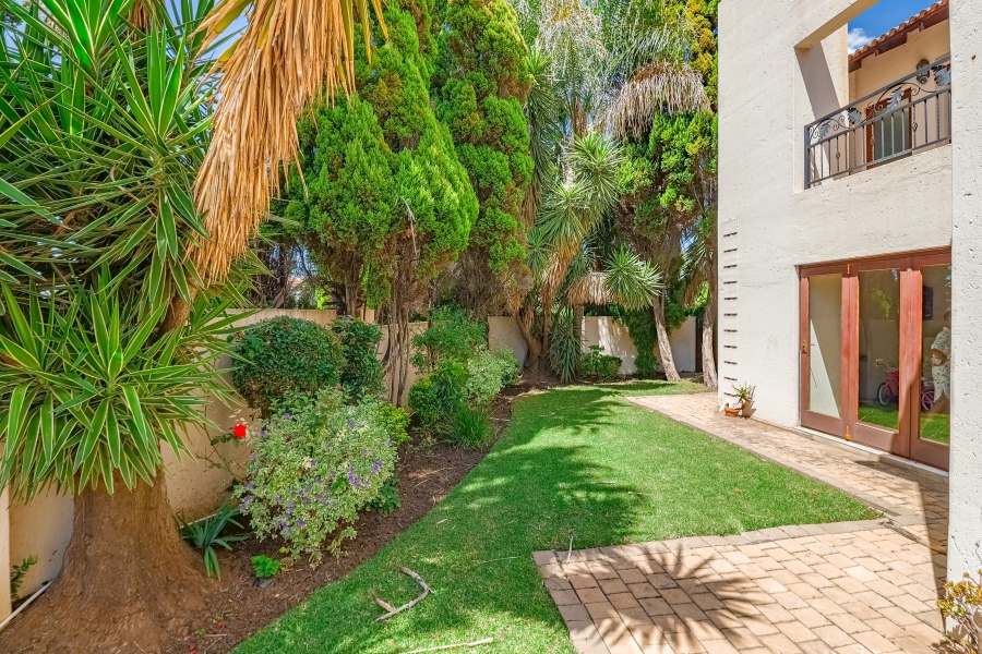 4 Bedroom Property for Sale in Silver Lakes Golf Estate Gauteng