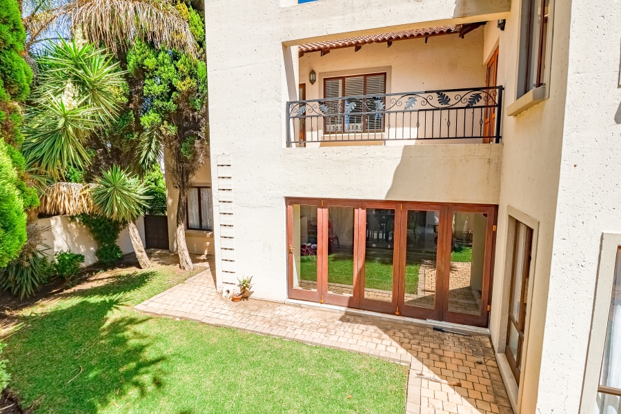 4 Bedroom Property for Sale in Silver Lakes Golf Estate Gauteng