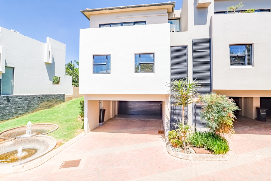 2 Bedroom Property for Sale in Lombardy Estate Gauteng