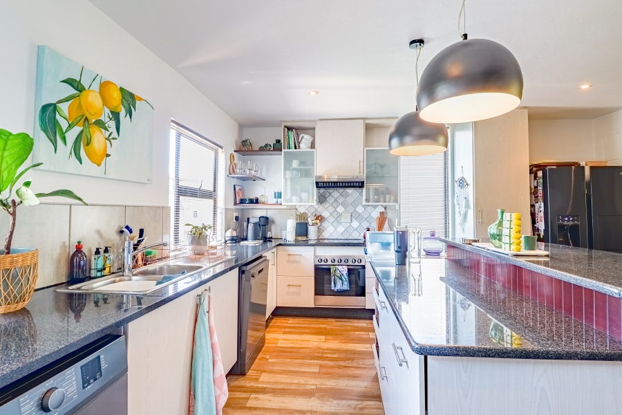 2 Bedroom Property for Sale in Lombardy Estate Gauteng