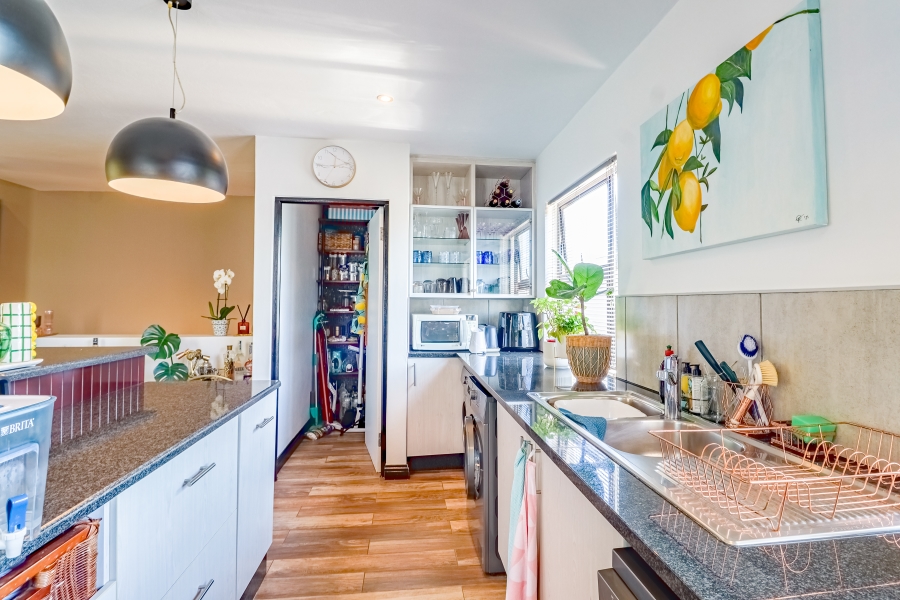 2 Bedroom Property for Sale in Lombardy Estate Gauteng