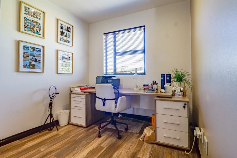 2 Bedroom Property for Sale in Lombardy Estate Gauteng