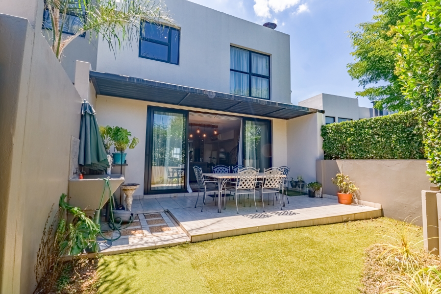 2 Bedroom Property for Sale in Lombardy Estate Gauteng