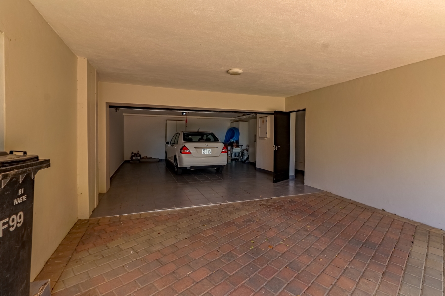 2 Bedroom Property for Sale in Lombardy Estate Gauteng