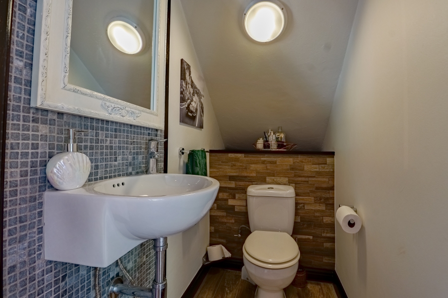 2 Bedroom Property for Sale in Lombardy Estate Gauteng