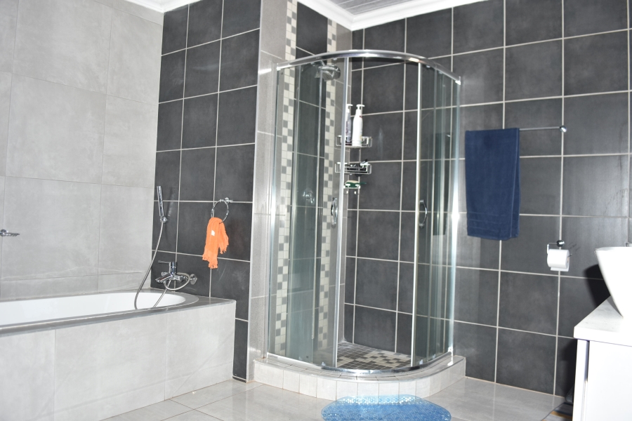 4 Bedroom Property for Sale in Chantelle Gauteng