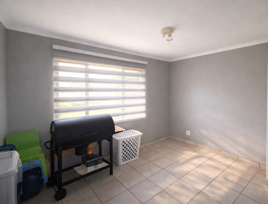 3 Bedroom Property for Sale in Witpoortjie Gauteng