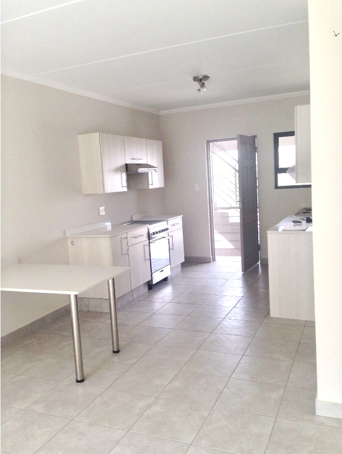 To Let 2 Bedroom Property for Rent in Beverley Gauteng