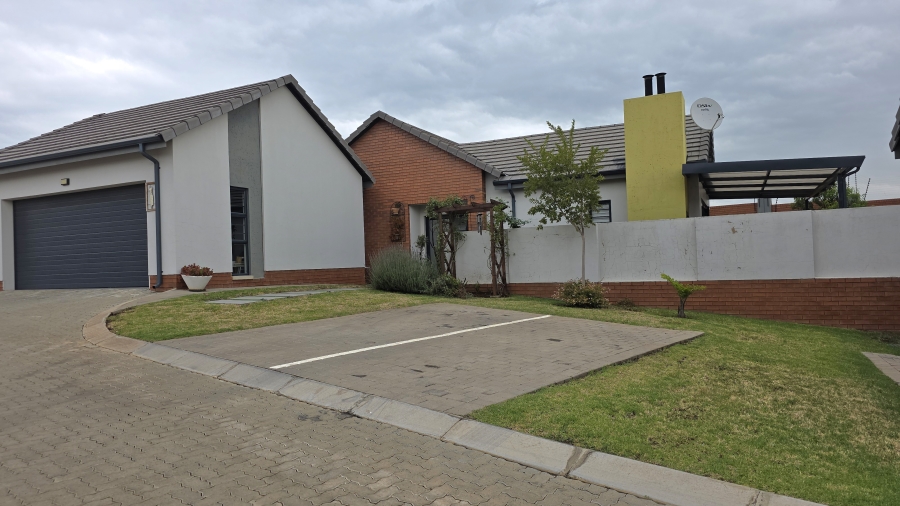 4 Bedroom Property for Sale in Amberfield Gauteng