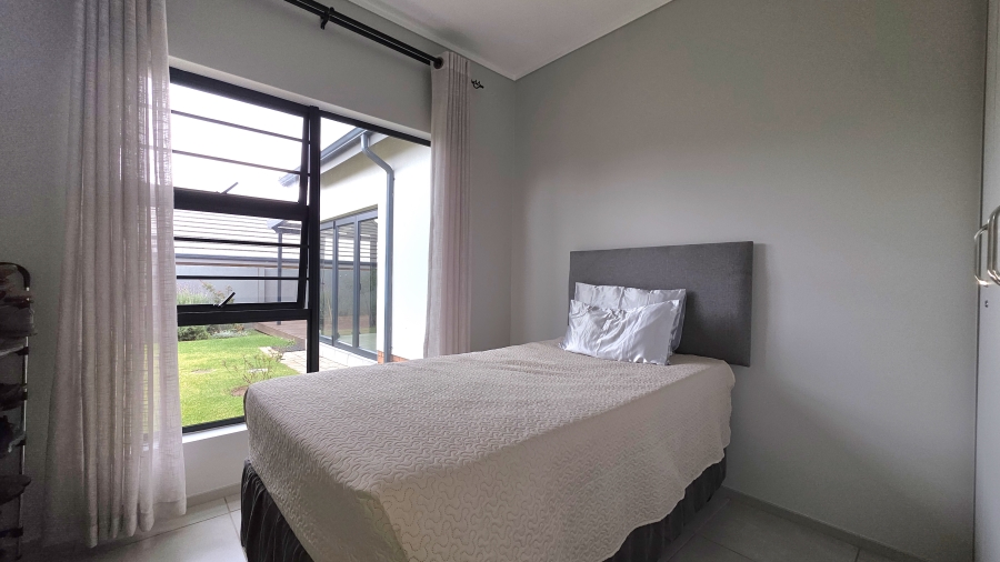 4 Bedroom Property for Sale in Amberfield Gauteng