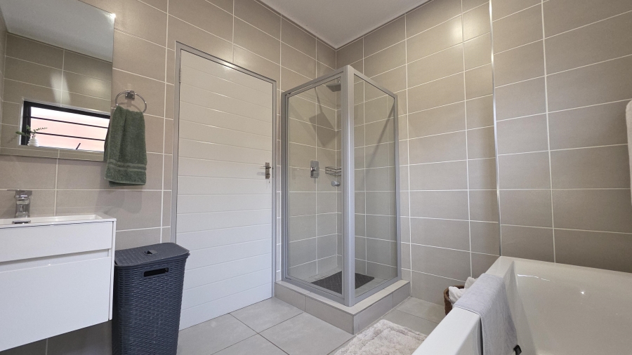 4 Bedroom Property for Sale in Amberfield Gauteng