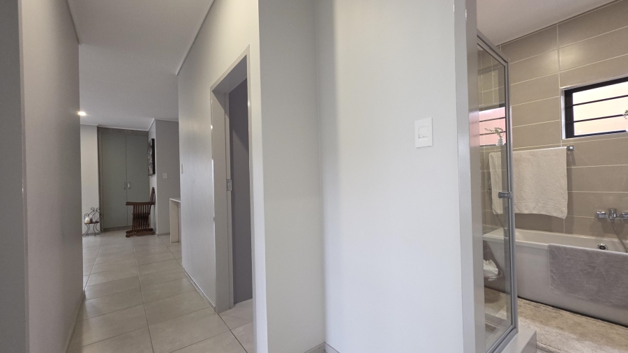 4 Bedroom Property for Sale in Amberfield Gauteng
