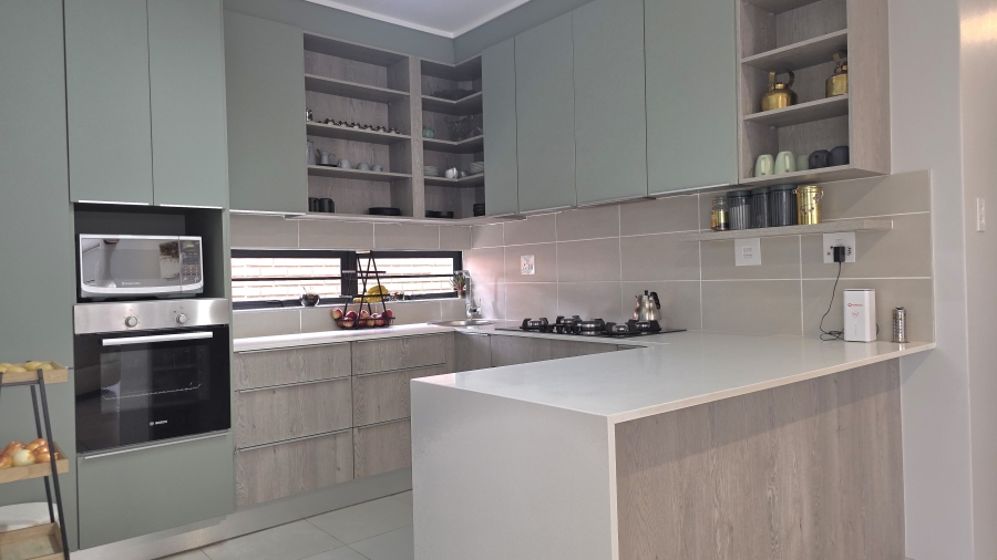 4 Bedroom Property for Sale in Amberfield Gauteng