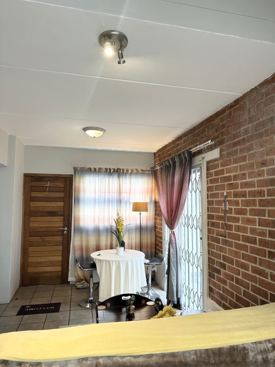 1 Bedroom Property for Sale in Houghton Estate Gauteng