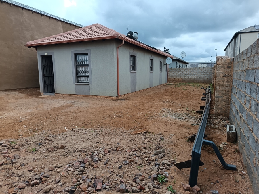 3 Bedroom Property for Sale in Clayville Gauteng