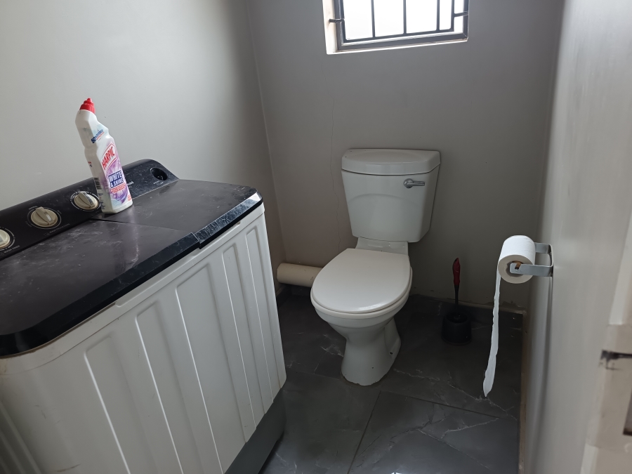 3 Bedroom Property for Sale in Clayville Gauteng