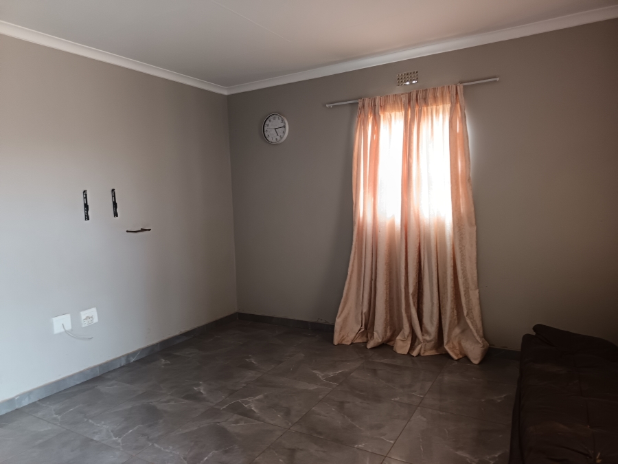 3 Bedroom Property for Sale in Clayville Gauteng