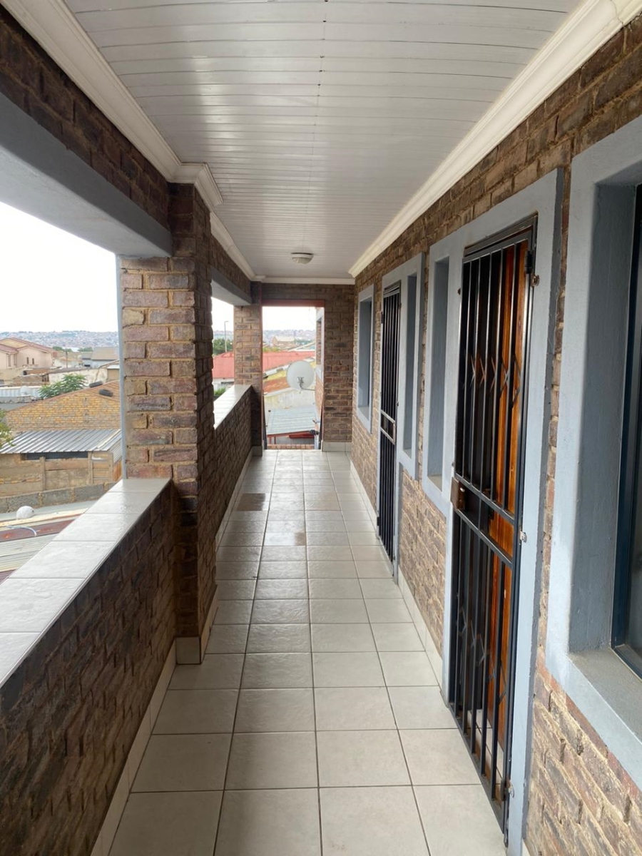 10 Bedroom Property for Sale in Tembisa Central Gauteng