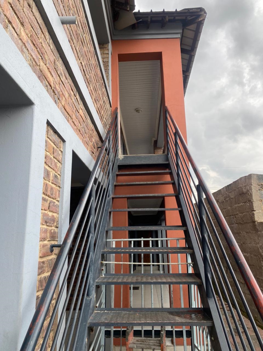 10 Bedroom Property for Sale in Tembisa Central Gauteng
