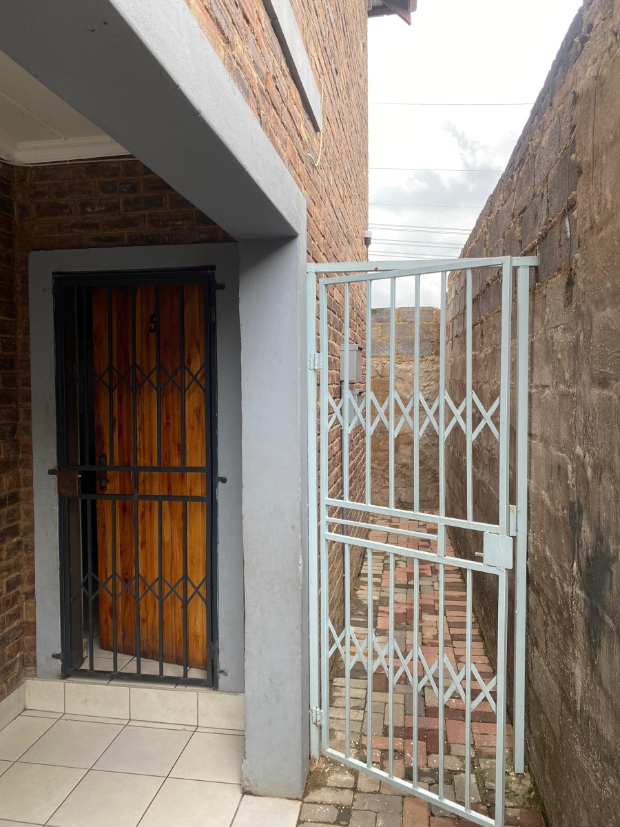 10 Bedroom Property for Sale in Tembisa Central Gauteng