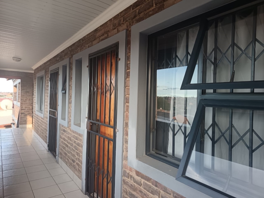 10 Bedroom Property for Sale in Tembisa Central Gauteng