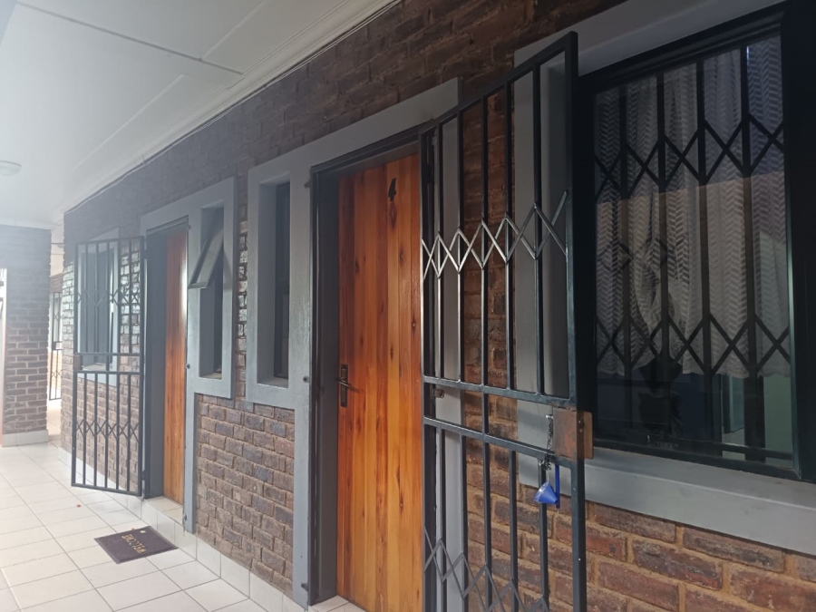 10 Bedroom Property for Sale in Tembisa Central Gauteng
