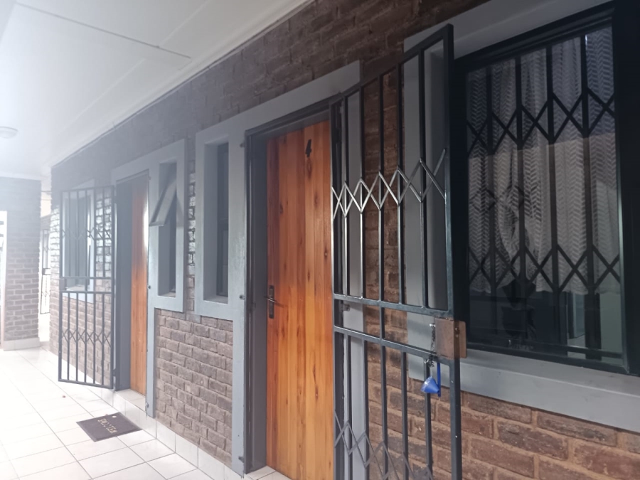 10 Bedroom Property for Sale in Tembisa Central Gauteng