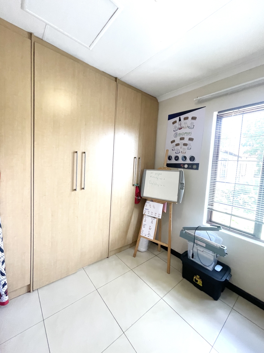 3 Bedroom Property for Sale in Bloubosrand Gauteng