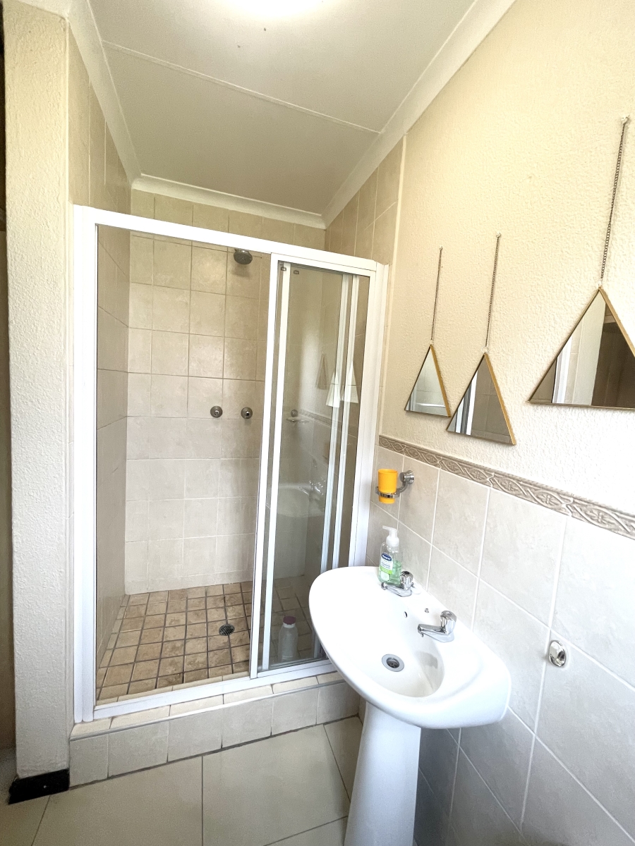 3 Bedroom Property for Sale in Bloubosrand Gauteng