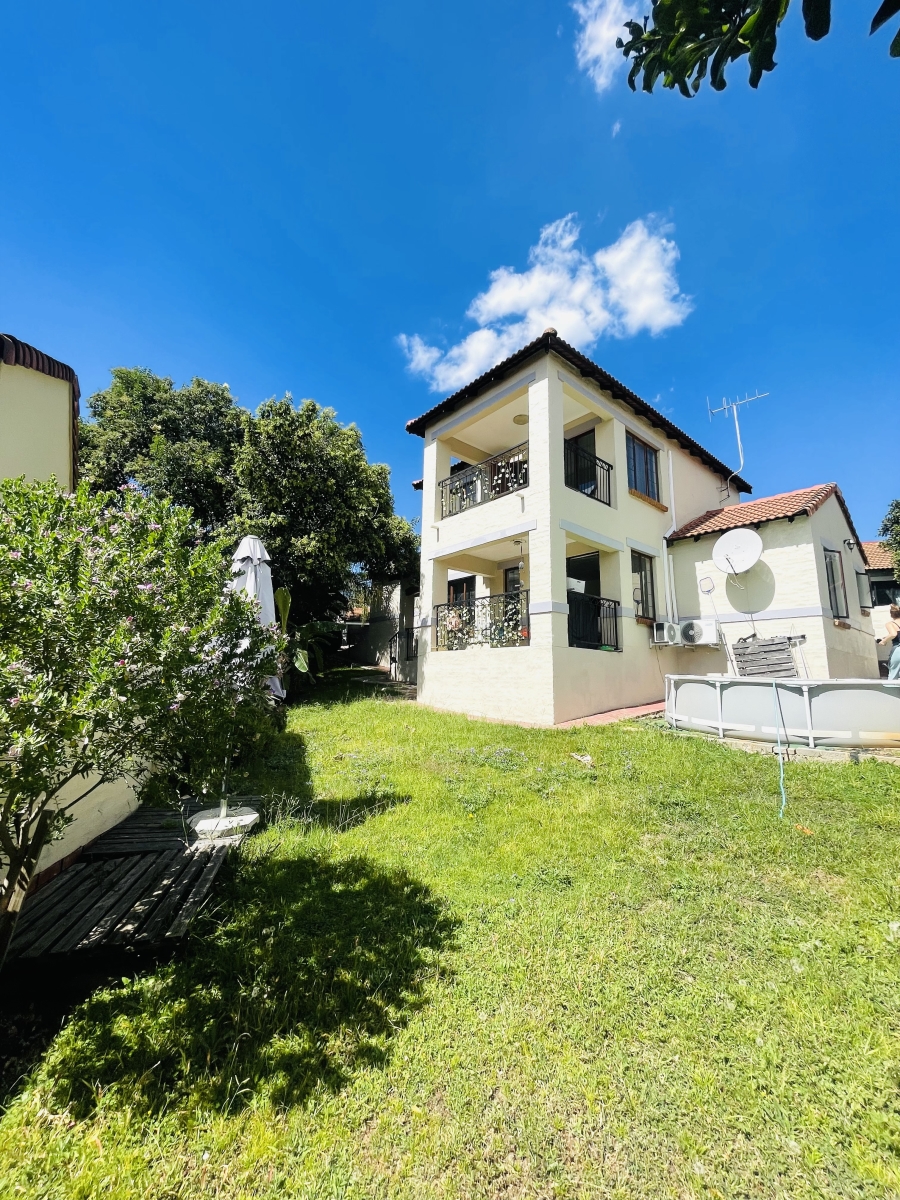 3 Bedroom Property for Sale in Bloubosrand Gauteng