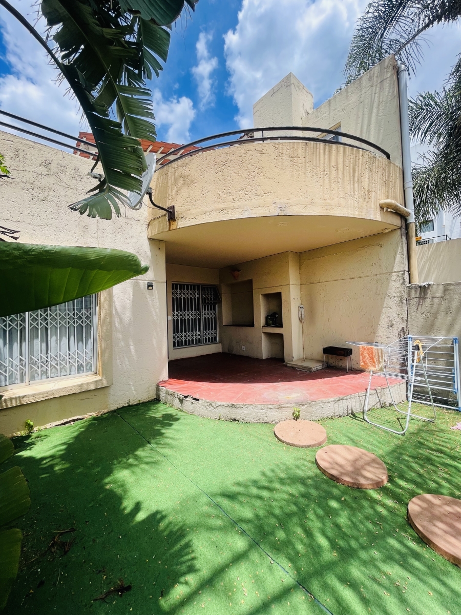 2 Bedroom Property for Sale in Sandown Gauteng