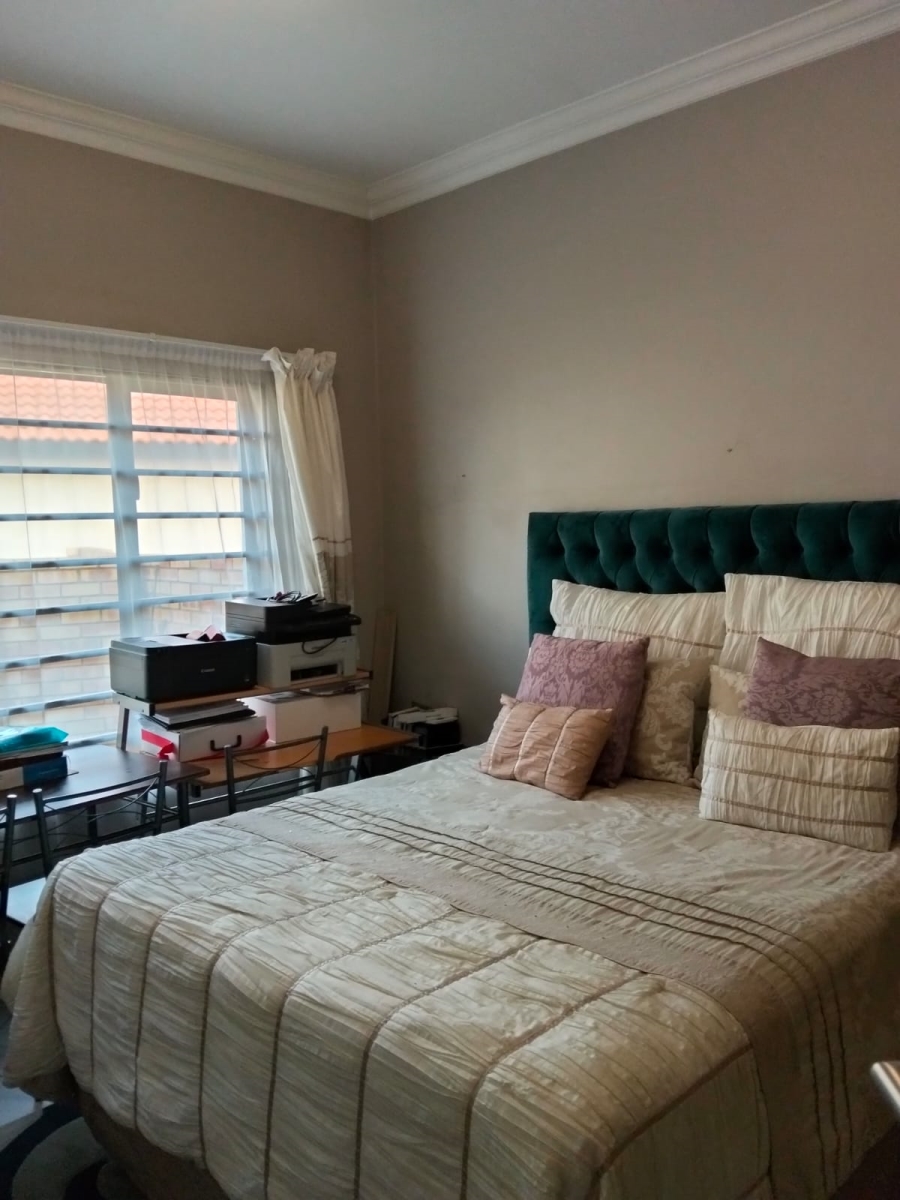 3 Bedroom Property for Sale in Monavoni Gauteng
