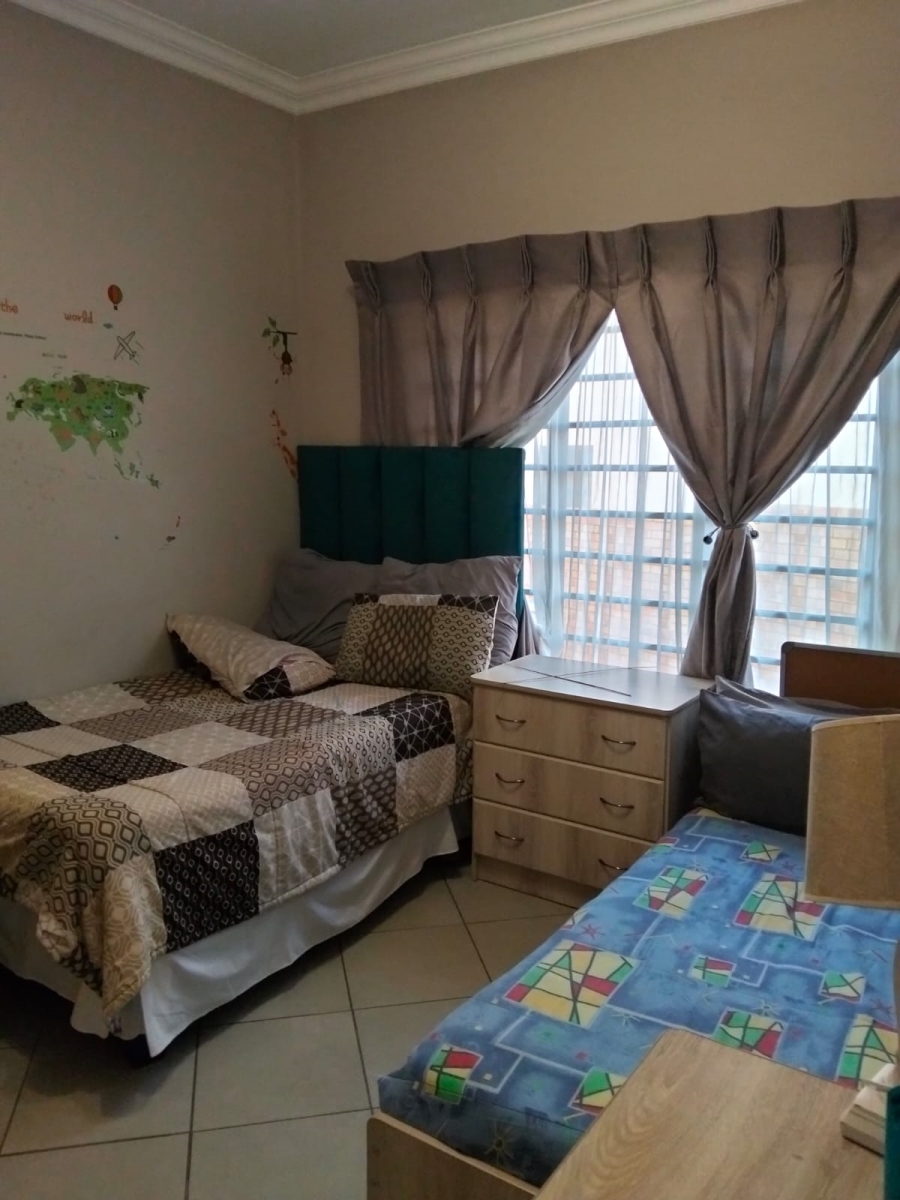 3 Bedroom Property for Sale in Monavoni Gauteng