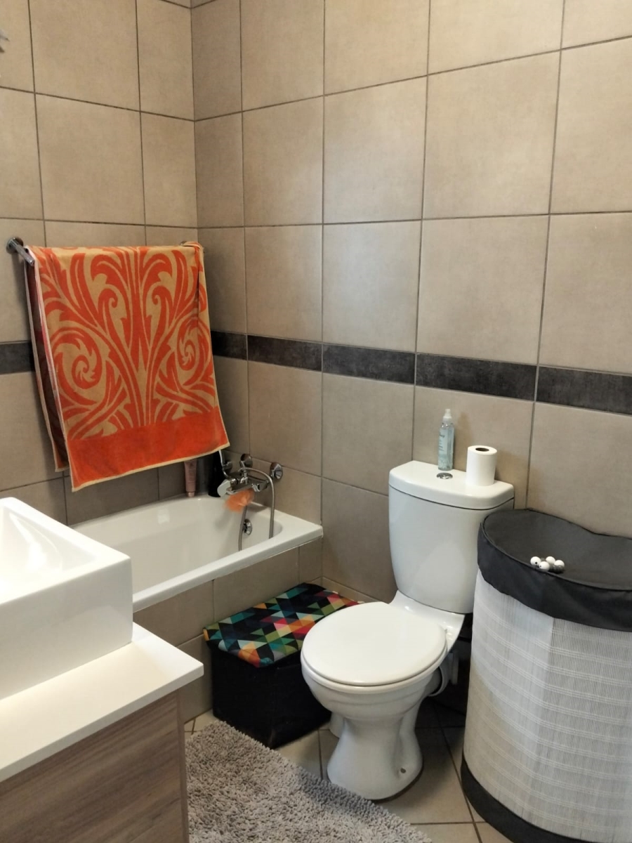 3 Bedroom Property for Sale in Monavoni Gauteng