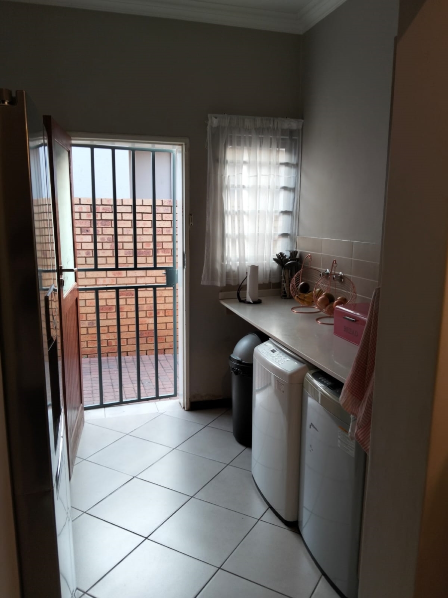 3 Bedroom Property for Sale in Monavoni Gauteng