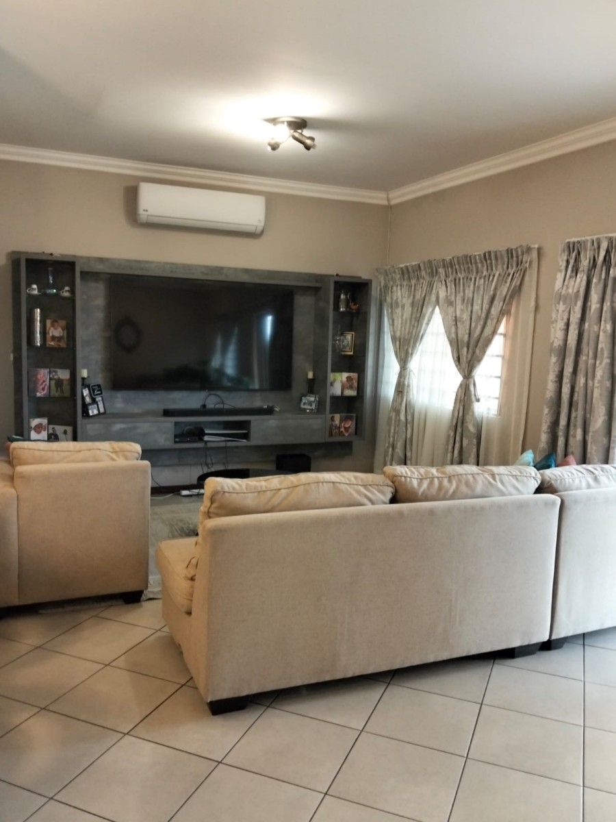 3 Bedroom Property for Sale in Monavoni Gauteng