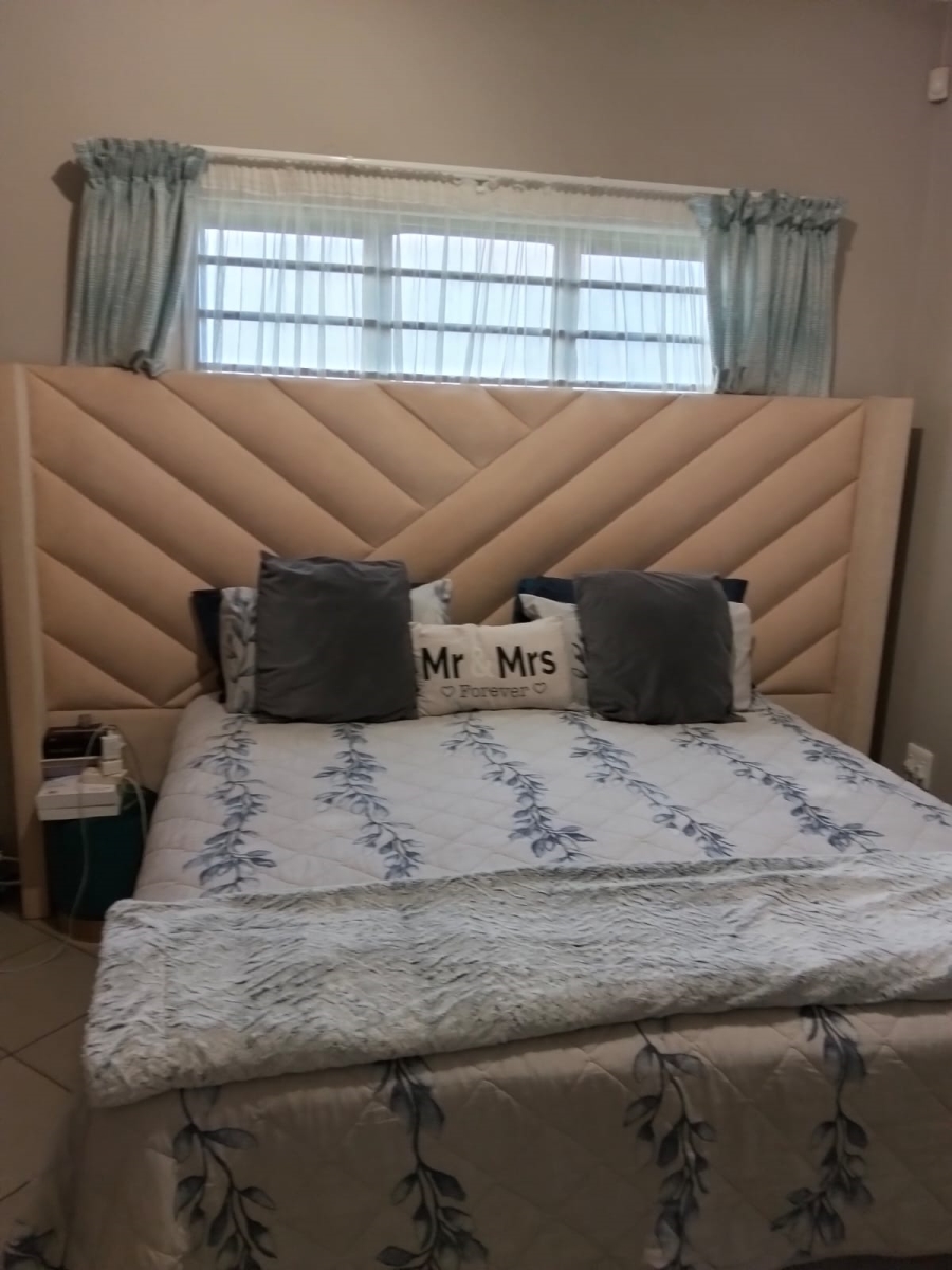 3 Bedroom Property for Sale in Monavoni Gauteng