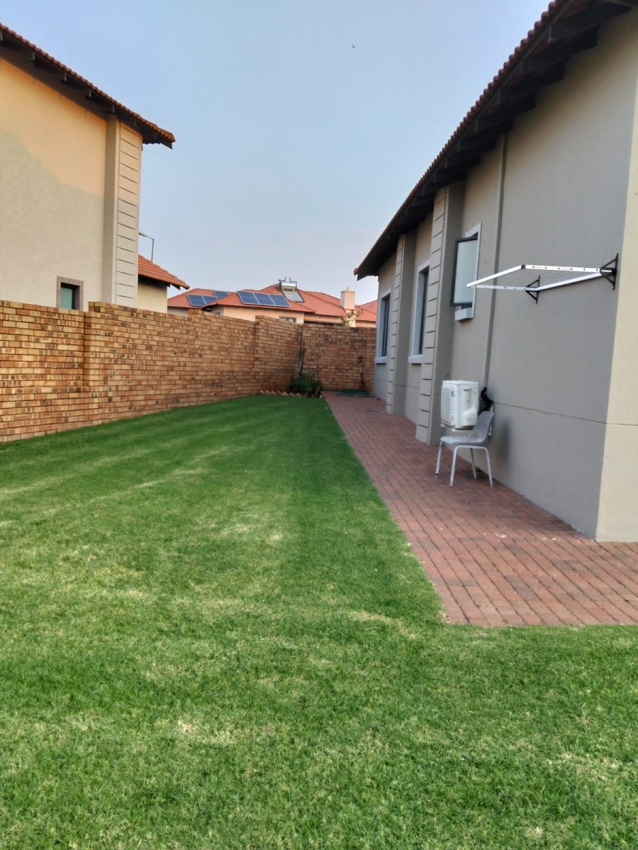 3 Bedroom Property for Sale in Monavoni Gauteng