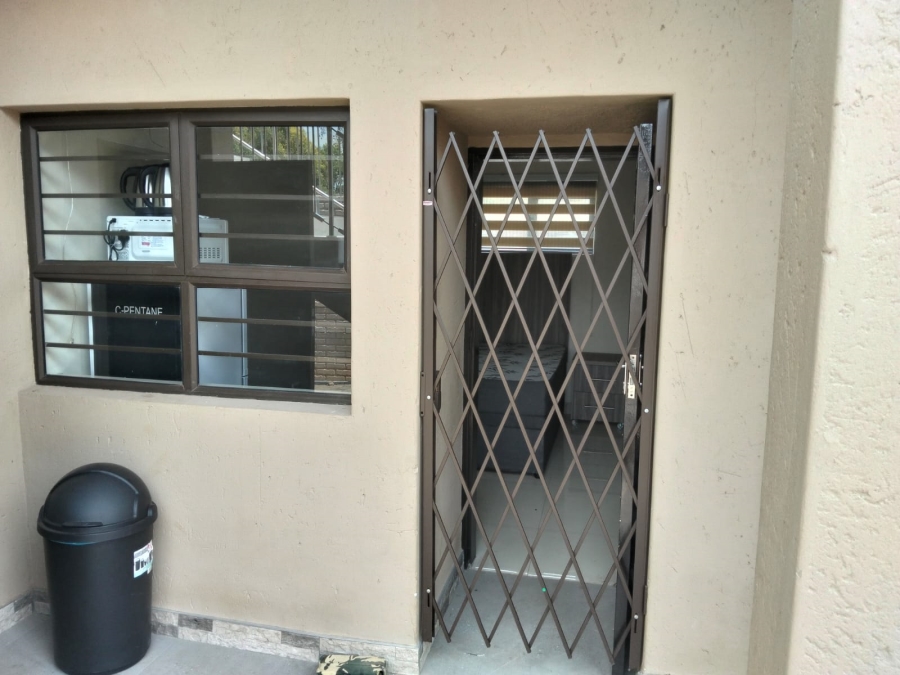 To Let 1 Bedroom Property for Rent in Erasmia Gauteng