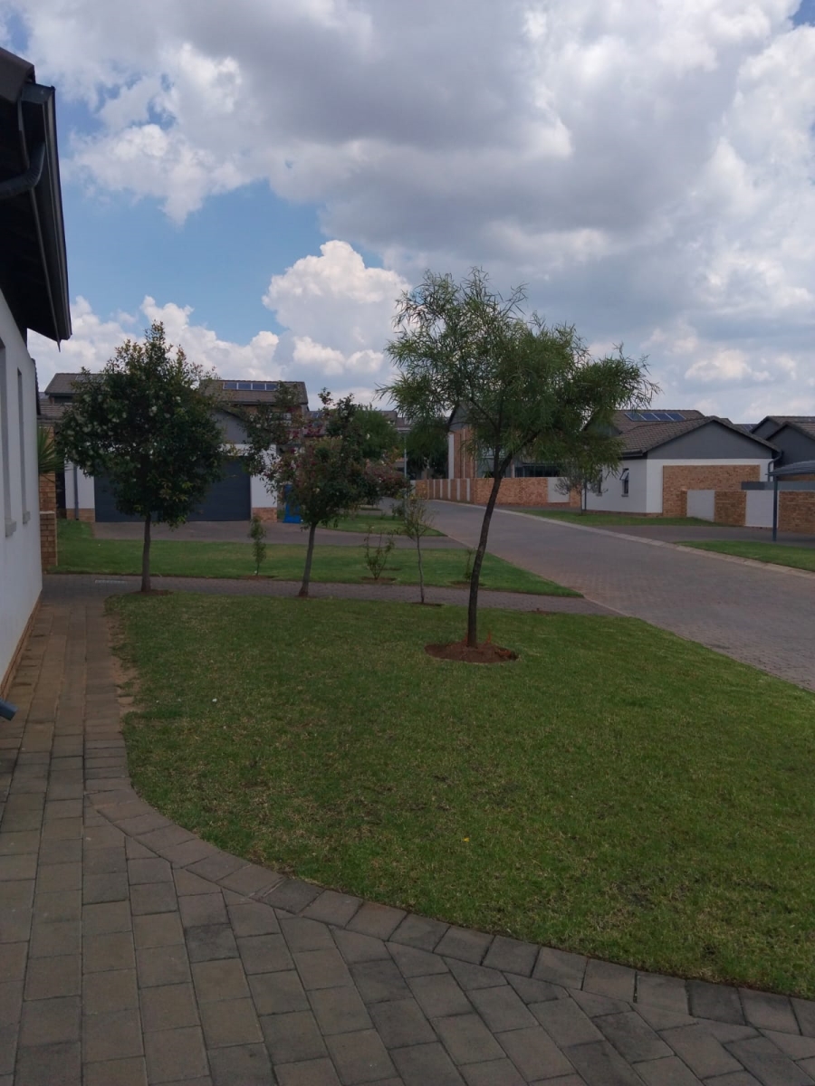 3 Bedroom Property for Sale in Amberfield Gauteng